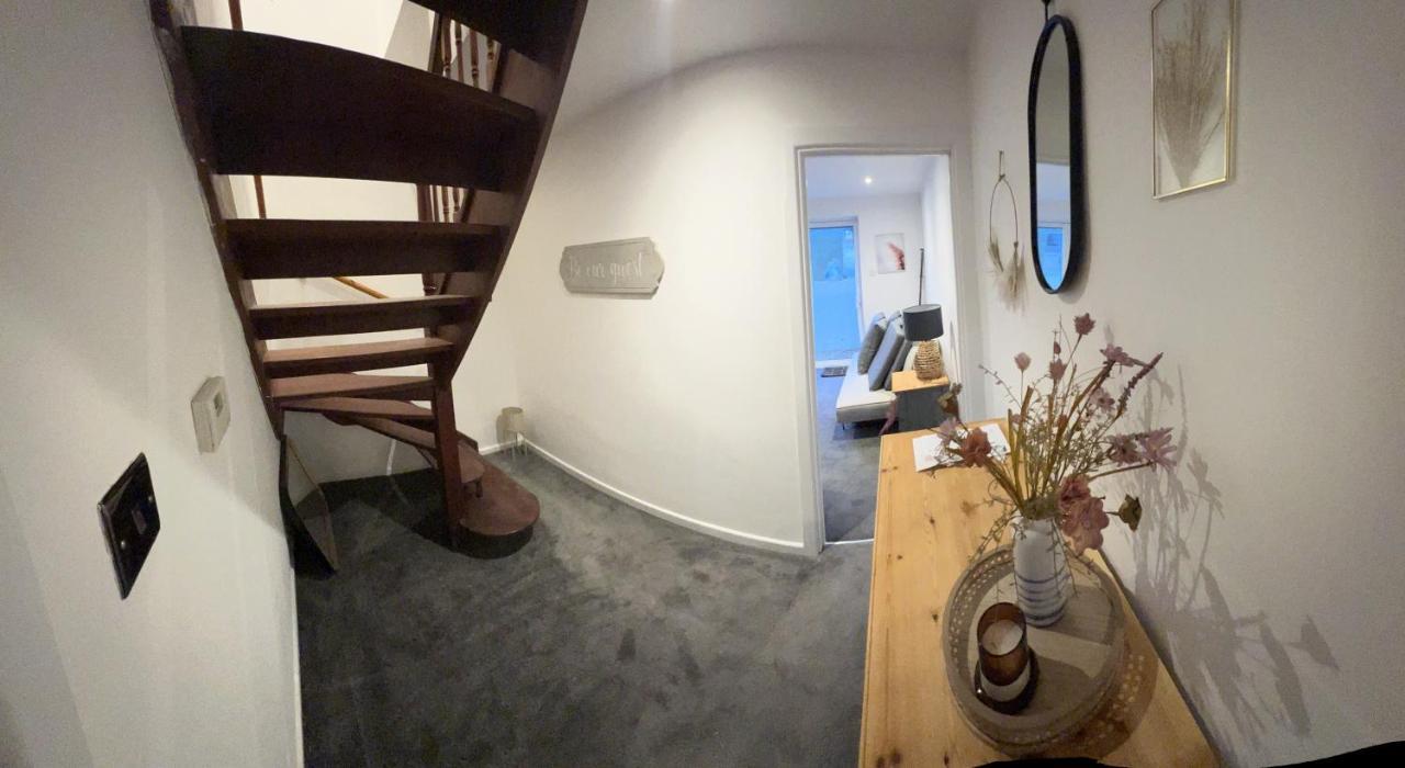 House Sleeps 8. 2Bedrooms & Sofa Beds In Sitting Room 巴斯 外观 照片